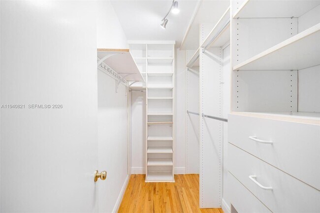 Building Photo - 648 Sevilla Ave