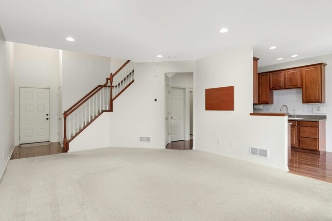 Building Photo - 15865 Porchlight Ln