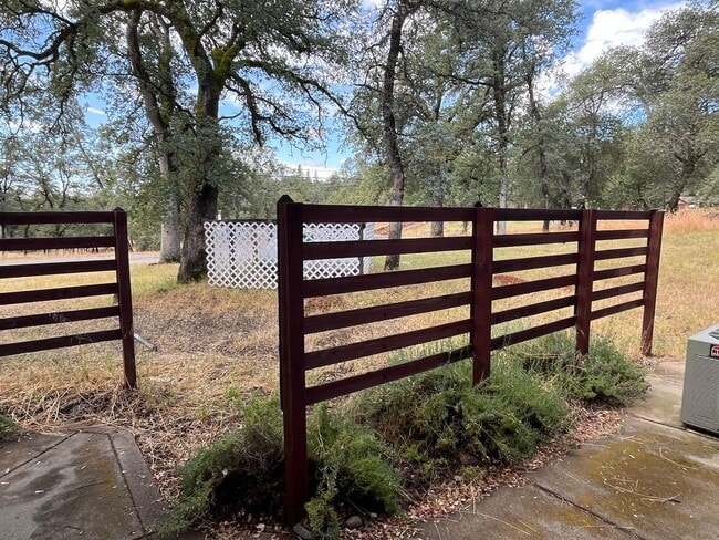 Building Photo - 8957 Knobhill Cir