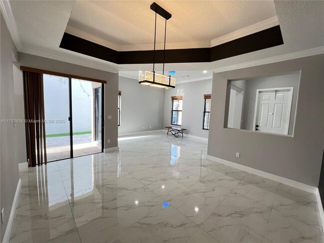 Building Photo - 8342 NW 39th Ct