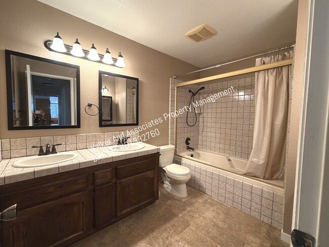 Building Photo - 622 Farrell Dr