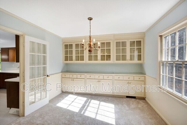 Building Photo - 321 Shaftesbury Ln