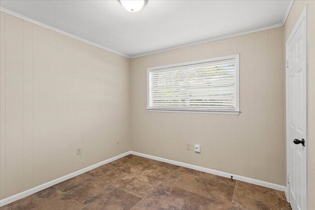 Building Photo - 122 Clarence Dr