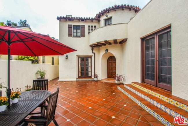 Building Photo - 440 Spencer St