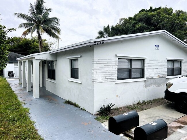 Primary Photo - 2226 Cody St