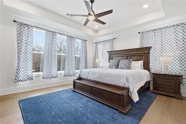 Building Photo - 2042 Juliette Ave