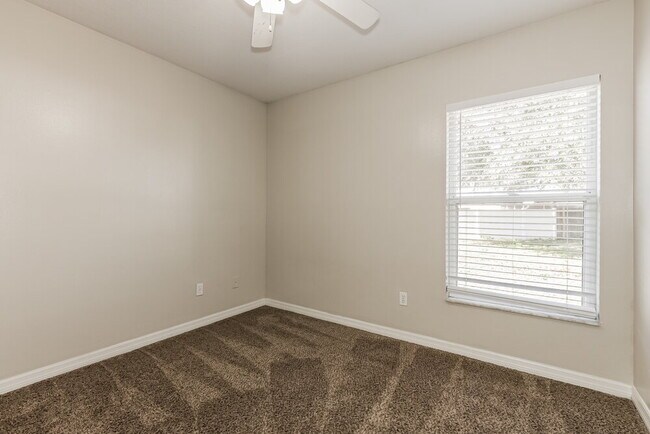 Building Photo - 1702 Erin Brooke Dr