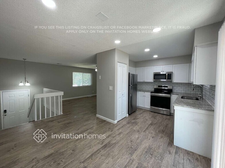 Building Photo - 7595 Deer Trail