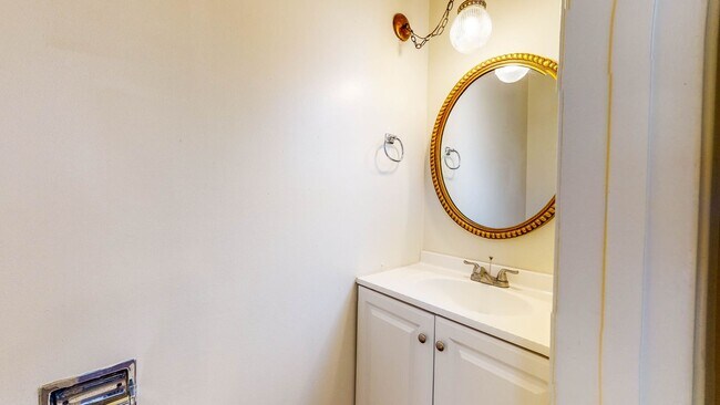 Building Photo - 562 Santa Alicia Dr