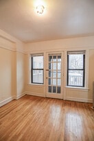 Building Photo - 7445 N Greenview Ave