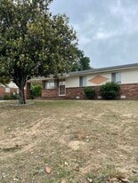 Building Photo - 2816 Lumpkin Rd