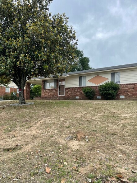 Primary Photo - 2816 Lumpkin Rd