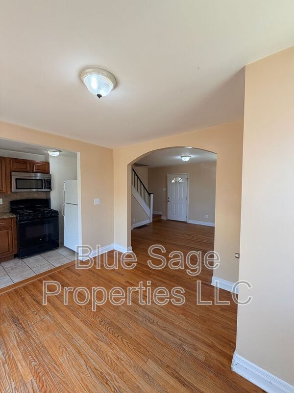 Building Photo - 601 Littlecroft Rd