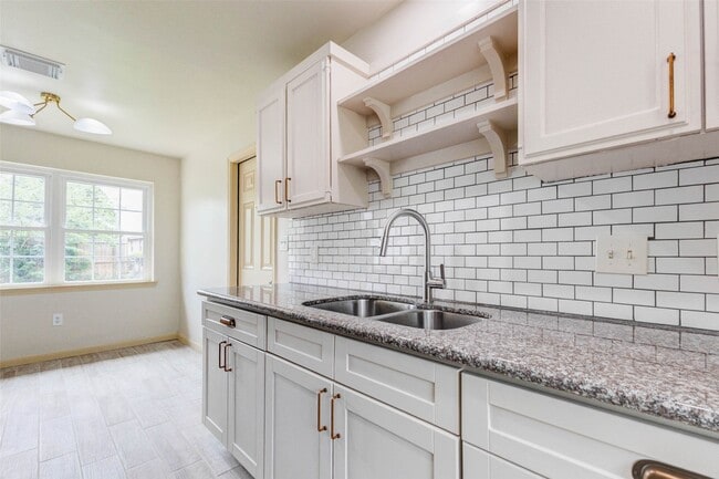 Building Photo - 5319 Ridgestone St