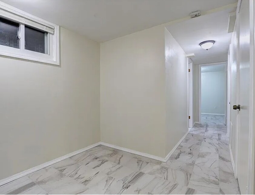 Building Photo - 5517 Willow Ave