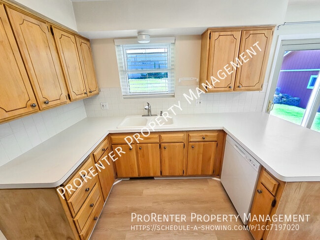 Building Photo - 1094 Beverly Way