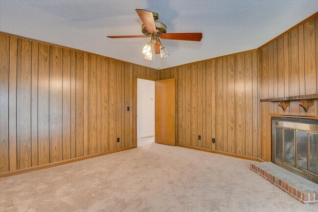 Building Photo - 2021 Arcadia Ct