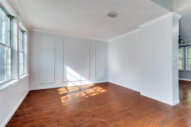 Building Photo - 320 S Mesa Verde Way