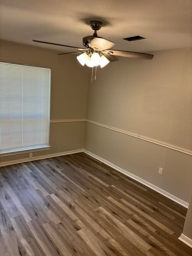 Building Photo - 26019 Leafywood Dr