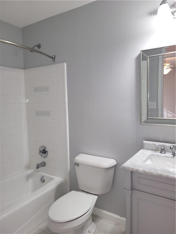 Building Photo - 8291 Fairway Dr