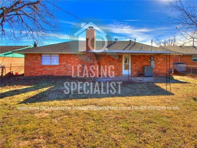 Building Photo - Beautifully Remodeled 3 Bed 2 Bath Moore H...