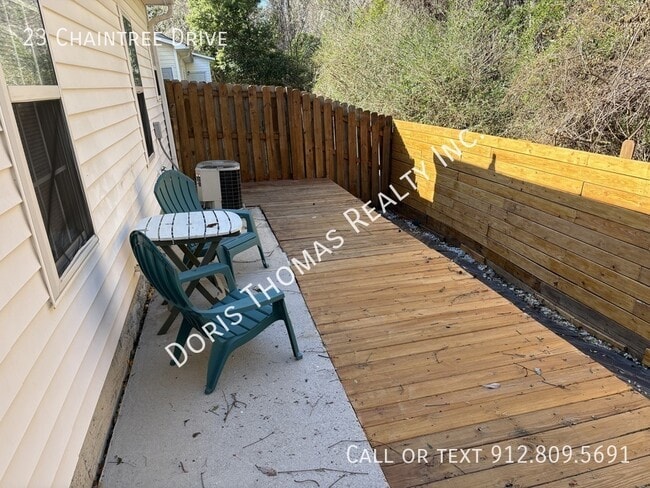 Building Photo - 23 Chaintree Dr