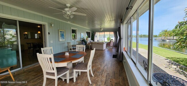 Building Photo - 1260 Island Dr