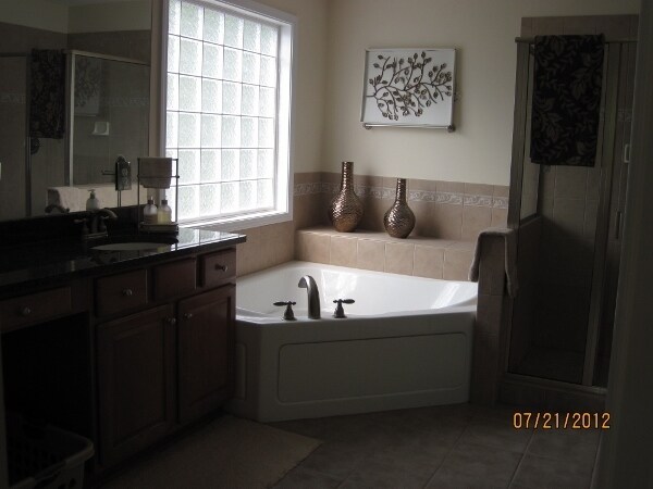 Building Photo - 410 Harkness Cir