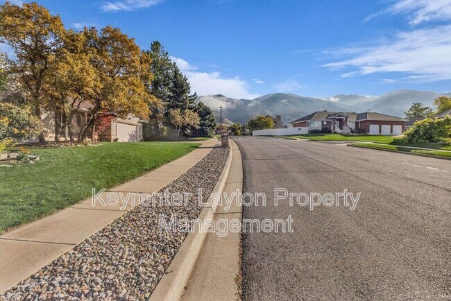 Building Photo - 2335 Summerwood Dr