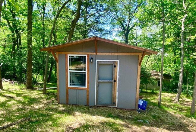 Building Photo - Newer 3 Bedroom 2 Bath home on Large lot!!!