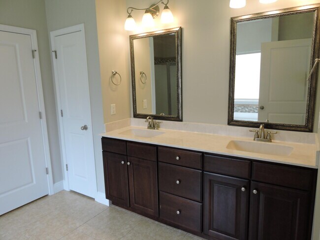Building Photo - 4587 Ashton Cir