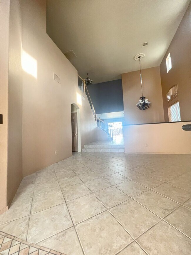 Building Photo - Southwest Rustic Charmet