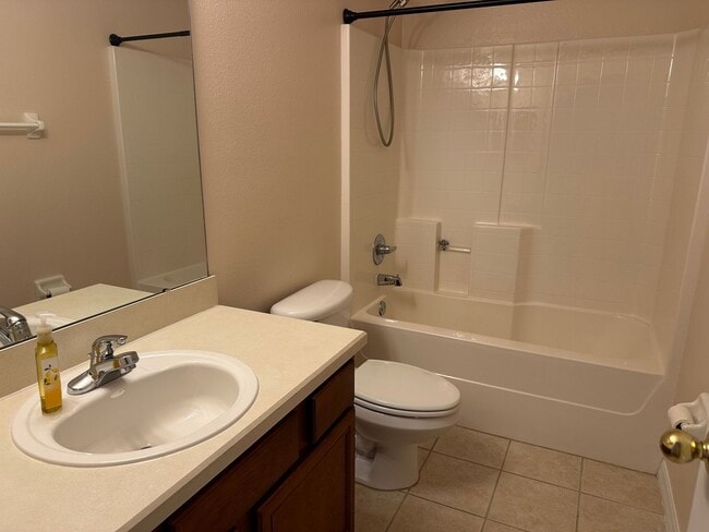 Building Photo - 4 Bedroom, 3 Bath, 3 Car Garage on 1 Acre ...