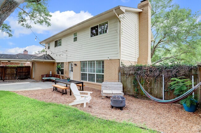 Building Photo - 12523 Briar Forest Dr