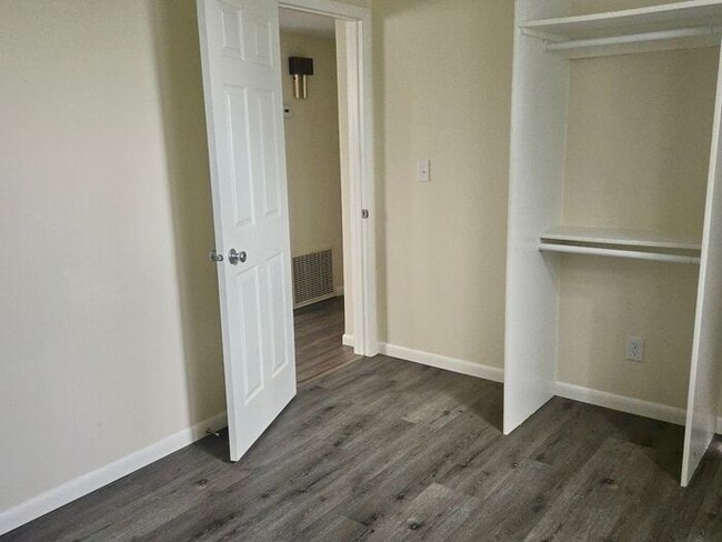 Building Photo - 1 bedroom unit Berrien Springs