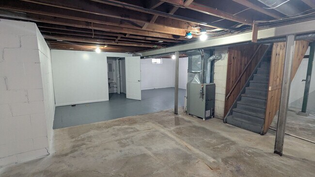 Building Photo - 3 bedroom, 2 bath home in Waterloo