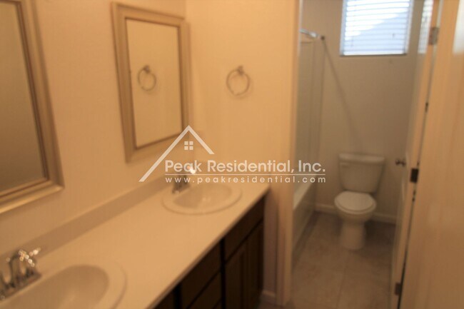 Building Photo - Very Nice 3bd/2.5ba North Natomas Home wit...