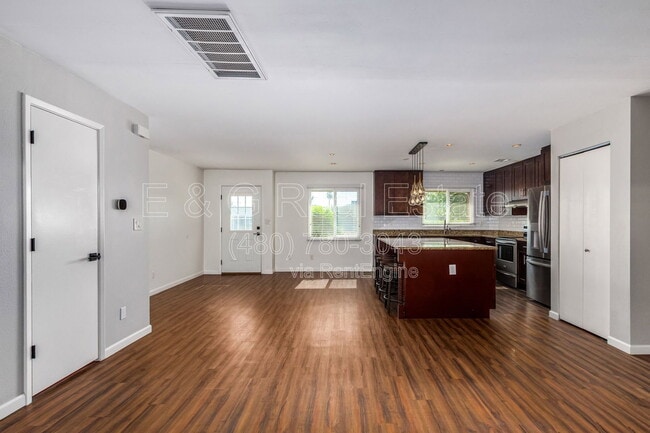 Building Photo - 4508 N 15th Ave