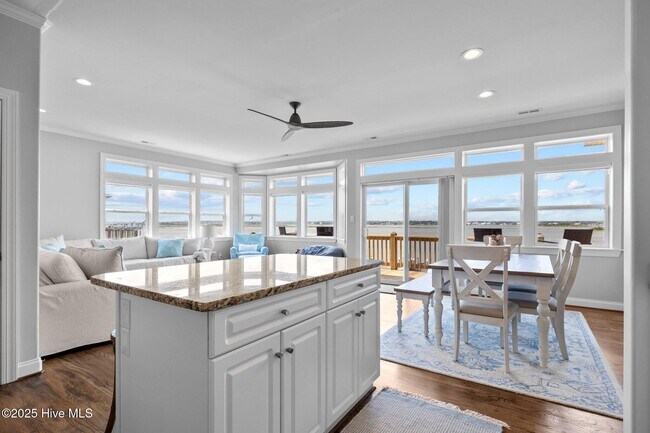 Building Photo - 8632 Sound Dr