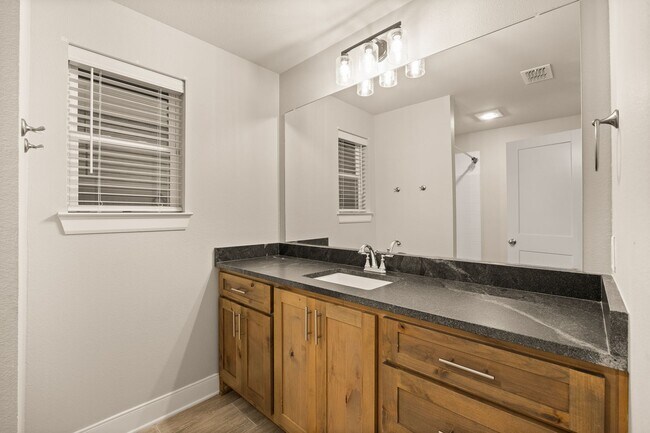 Building Photo - 1617 Legacy Dr