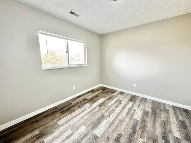 Building Photo - 1042 Mazatlan Cir