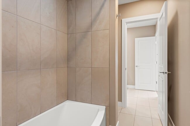 Building Photo - Amazing 4 beds/ 2.5 baths house in North Benson Hill/Renton.