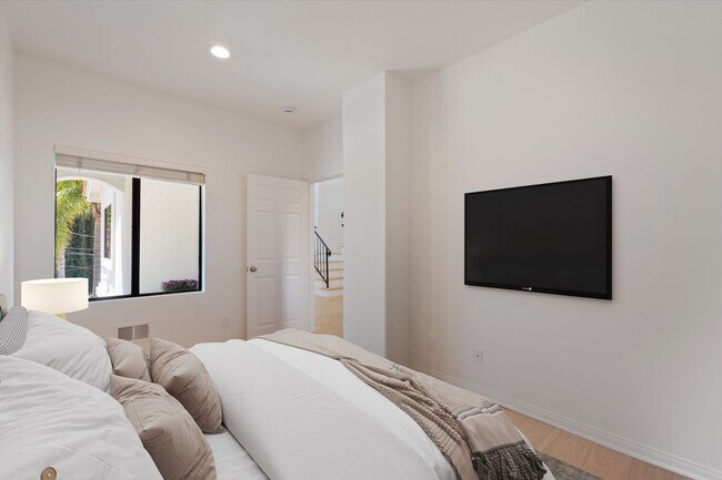 Building Photo - Renovated Single Family Home in Prime Wood...