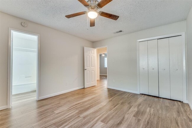Building Photo - 206 W William Cannon Dr