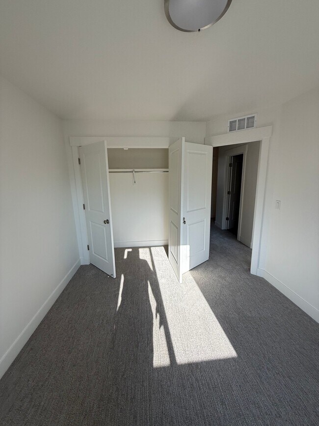 Building Photo - 2073 N 325 E