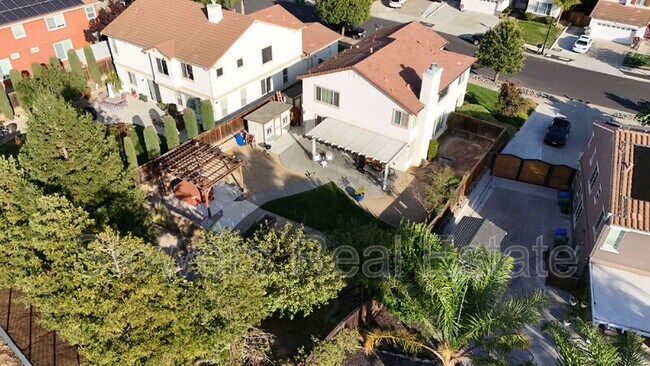 Building Photo - 729 Copperfield Ct
