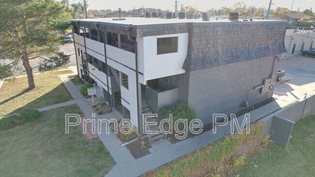 Building Photo - 1109 N 28th St