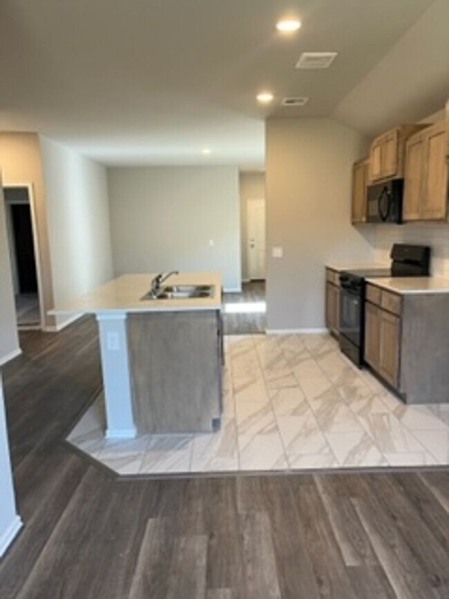 Building Photo - 1st Month Free!