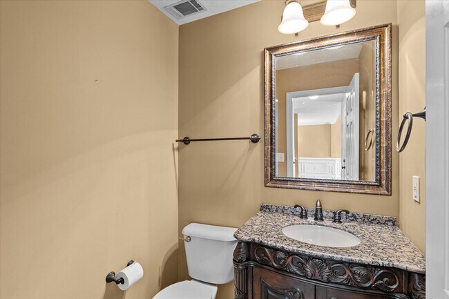 Building Photo - 229 Nicklaus Ct