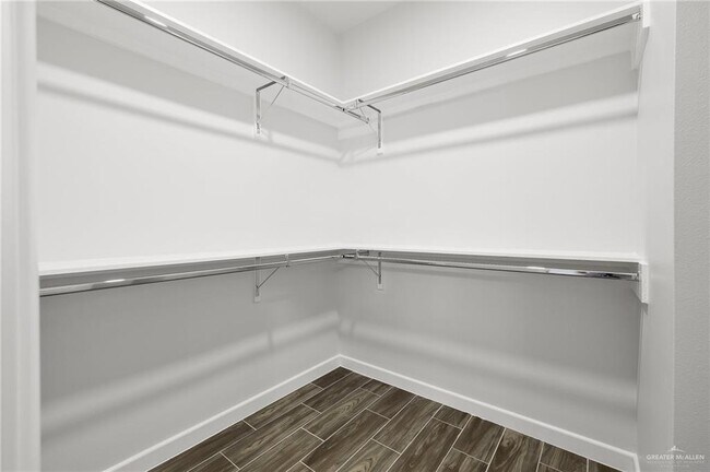 Building Photo - 30 Violet Ave W